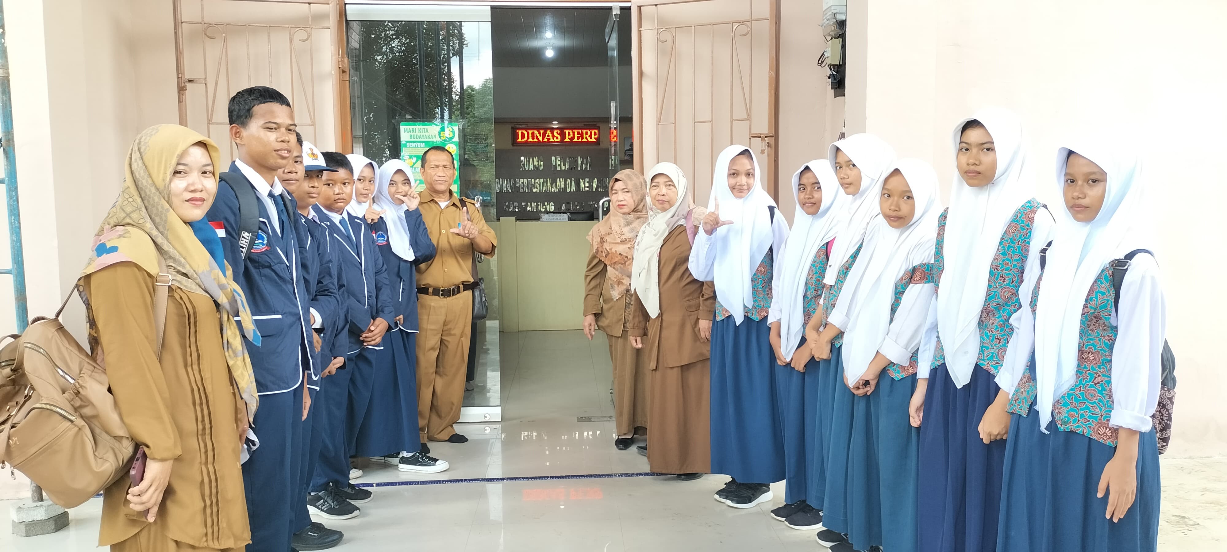 Kunjungan Ke Perpustakaan Daerah>